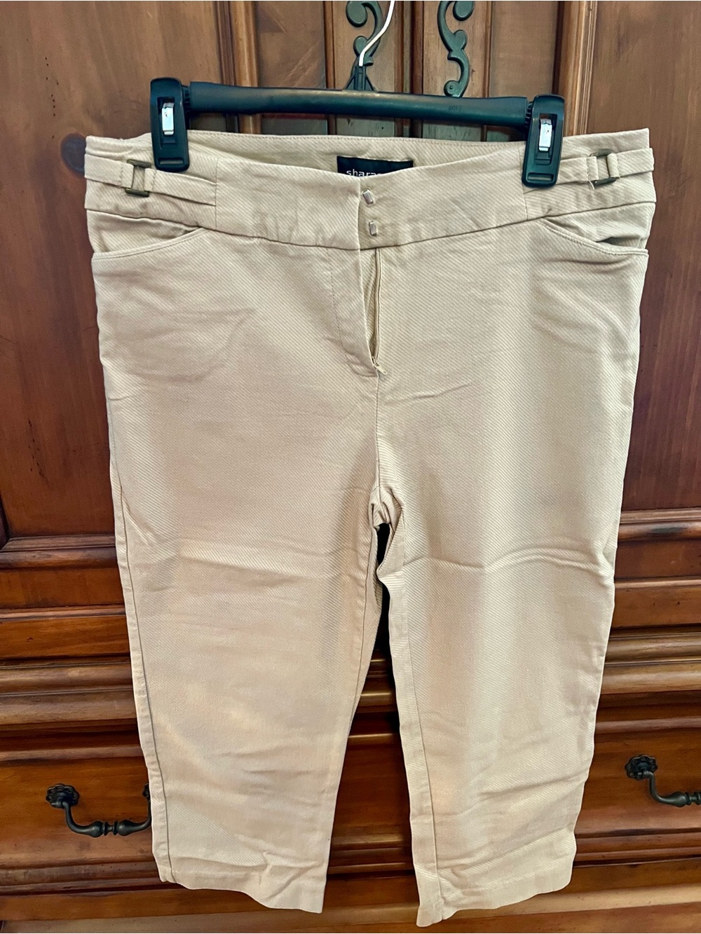 Sharagano Beige/Tan Cropped Capri Pants with Waist Tab